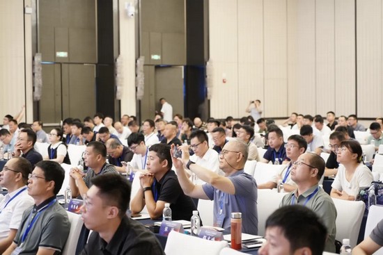 全球首發＋1 ！華工激光新品亮相首屆中國激光焊接行業大會